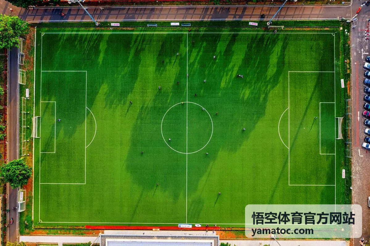 悟空体育官方网站训练服面料与季节搭配建议